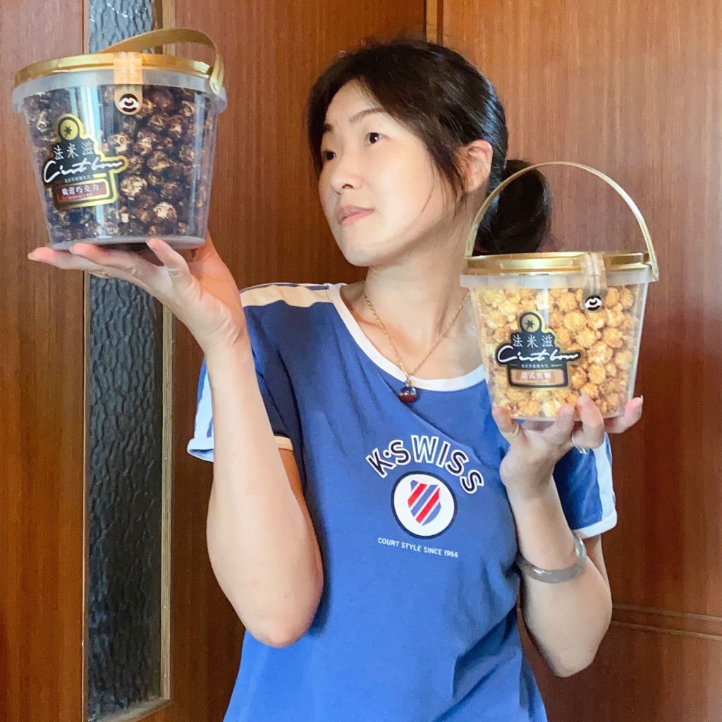 請幫忙關注新帳號湊1000粉開直播