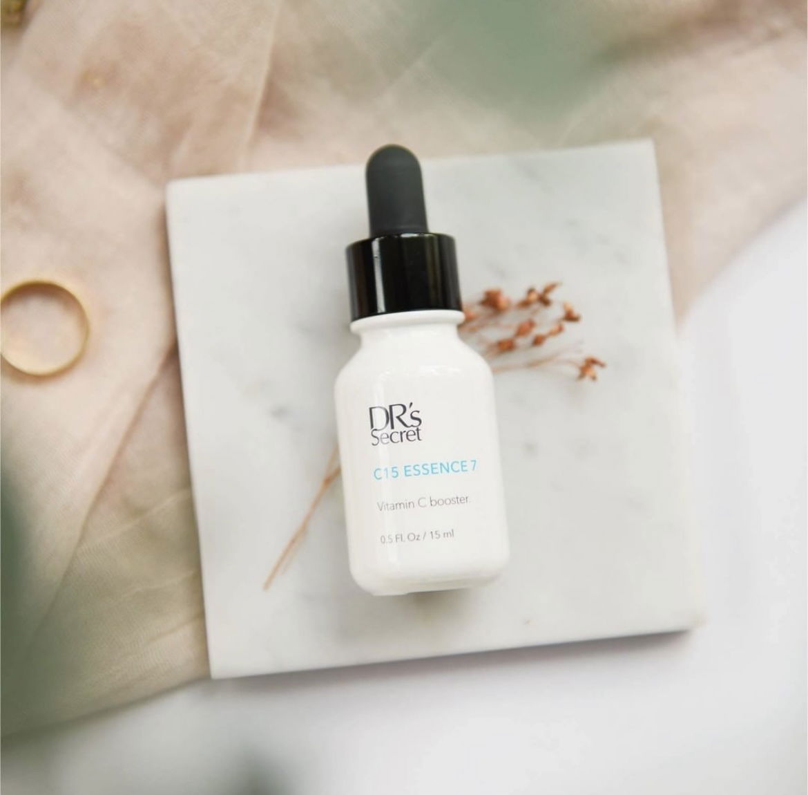 袪黑淨白｜Ｃ１5 精華液