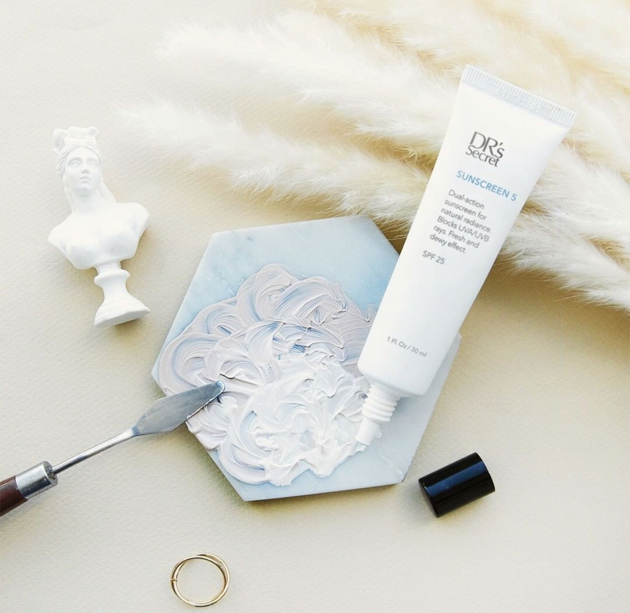 偽「妝」肌膚，素顏出門靠這隻    防曬霜 #5清爽