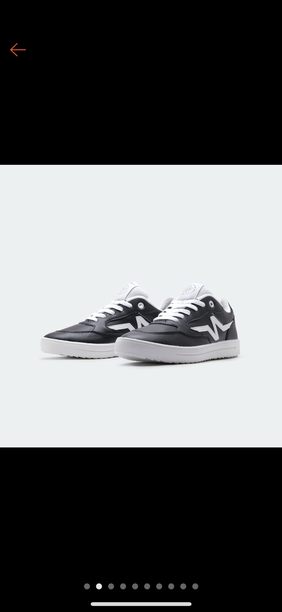 21. Sepatu sneakers hitam by nahproject