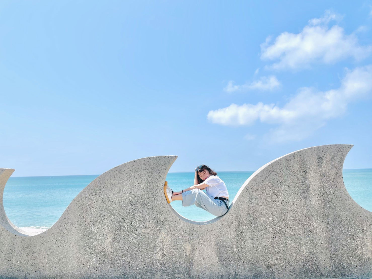 Cнїcнї 愛摸魚 