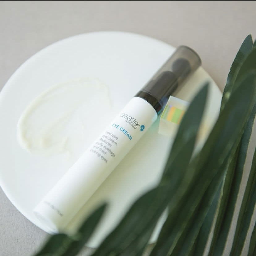 撫平細紋｜活奕眼霜