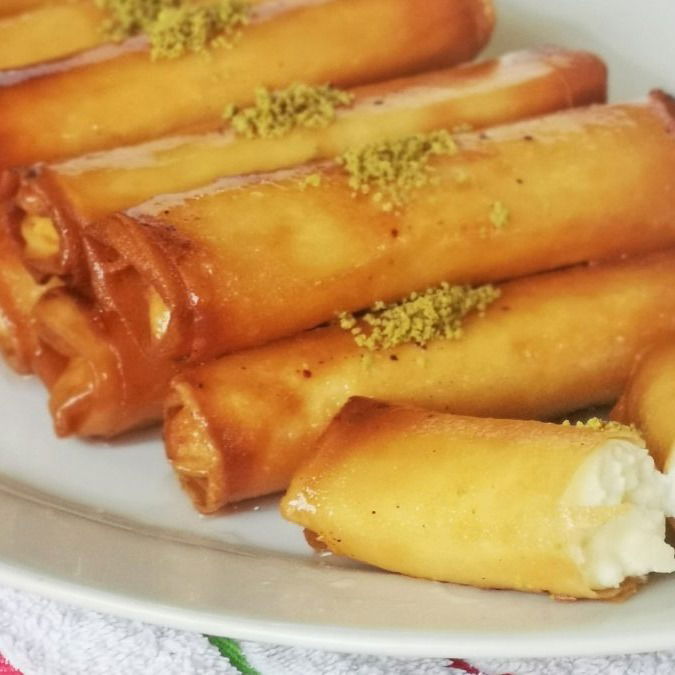 Znoud El Sit: Delightful Middle Eastern Sweet Treat