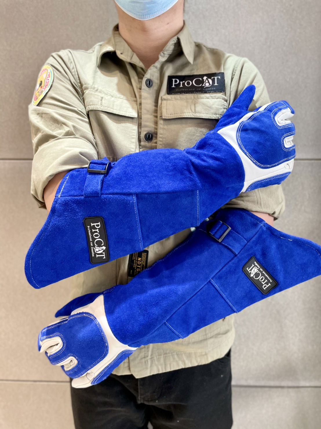 加厚防抓防咬牛皮手套