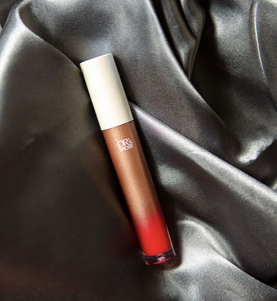 冰晶唇釉--無畏樹莓紅