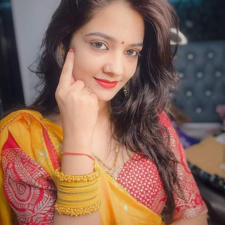 Housewife Call Girls in Delhi 