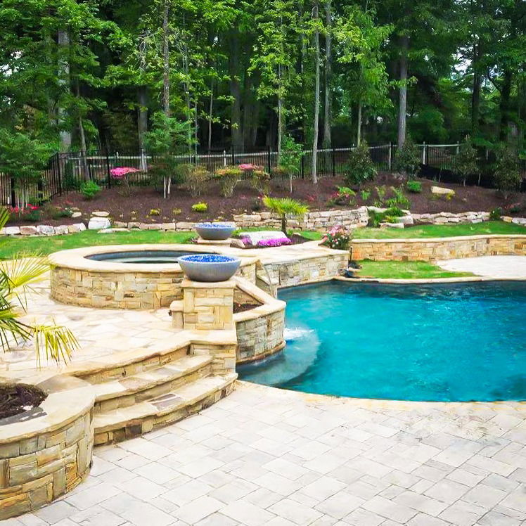 Custom Swimming Pool Installation | Outdoor Makeover