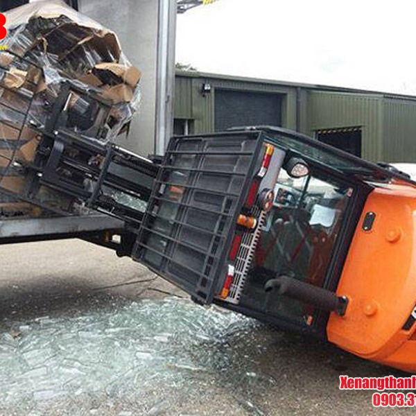 An Toàn Xe Nâng Hàng & Những Quy Tắc cần Lưu Ý