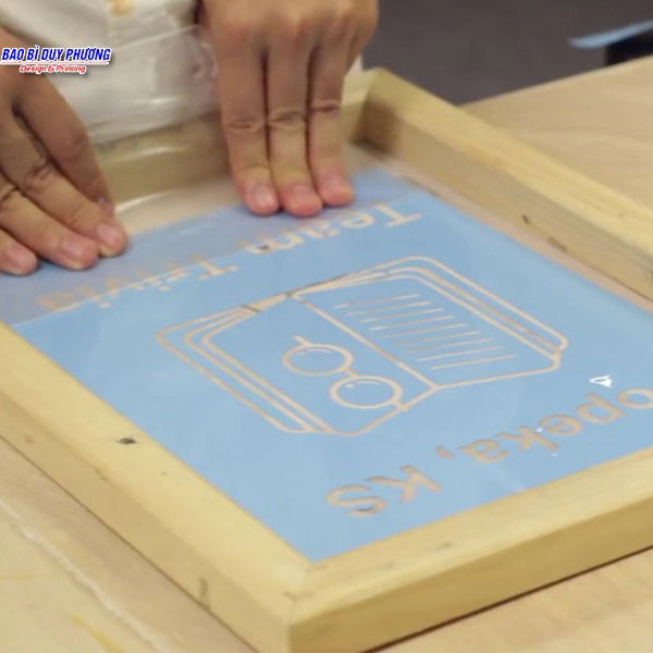 In Lụa Là Gì? Đặc Điểm & Nguyên Lý Kỹ Thuật In Lụa