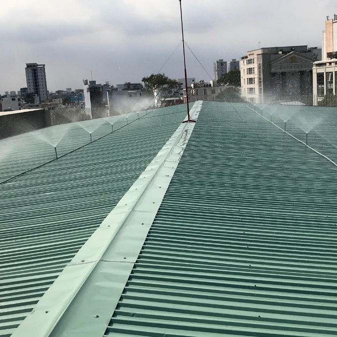 Lắp hệ thống phun sương làm mát mái tôn, nhà xưởng