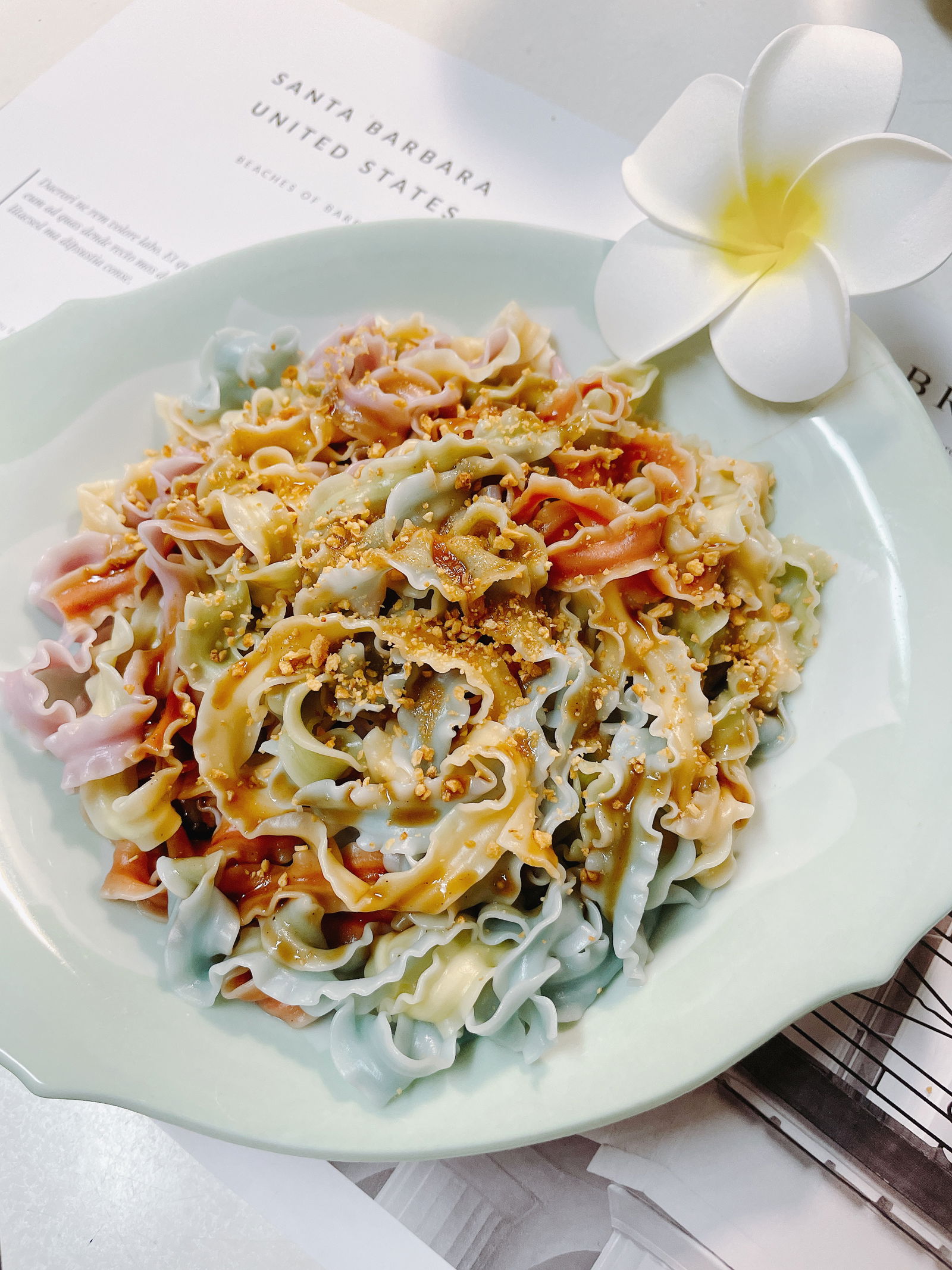 吃漂亮吃口感的小情人拌麵