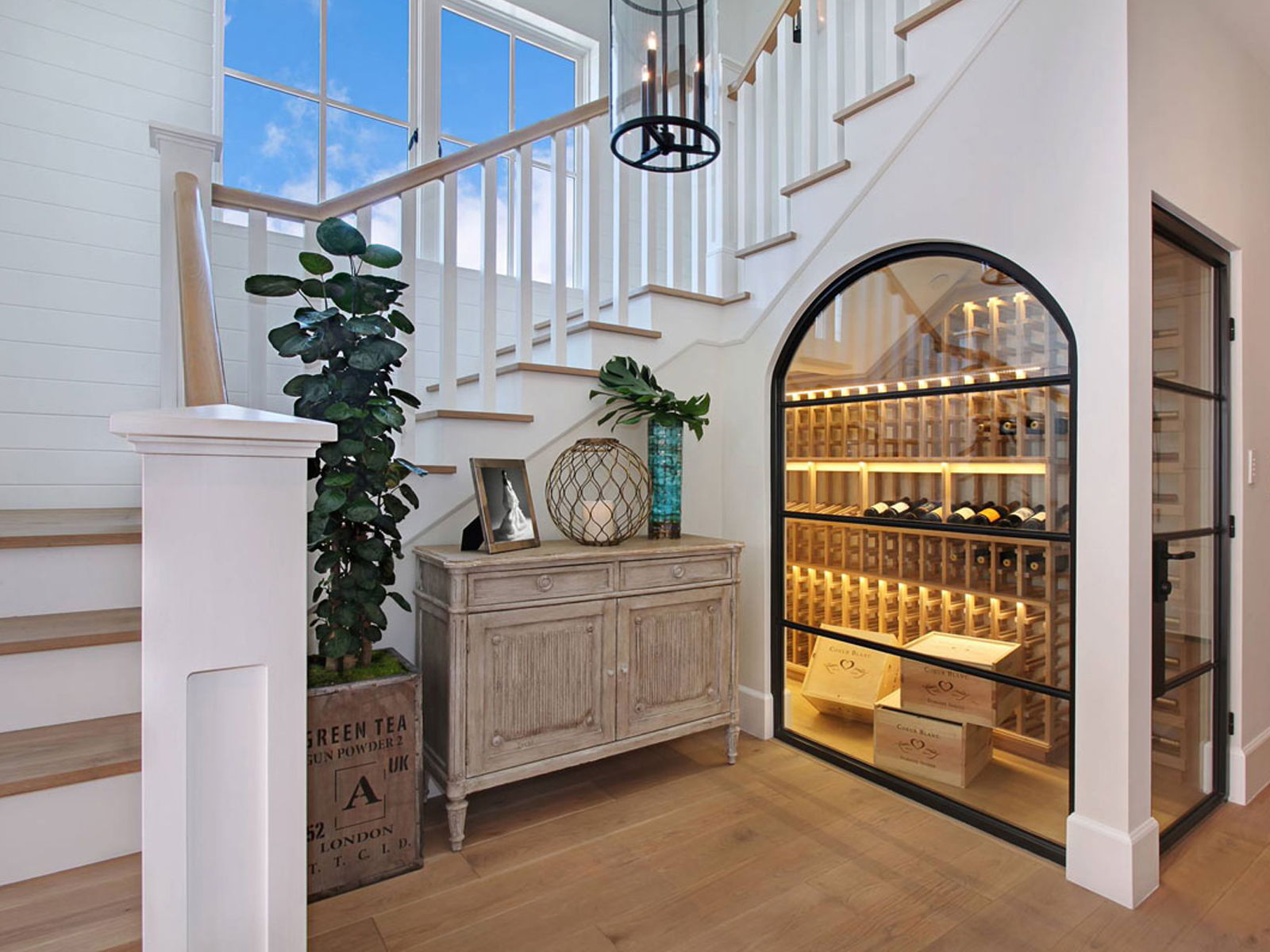 Trang Trí Gầm Cầu Thang Đẹp, Sang, Ấn Tượng