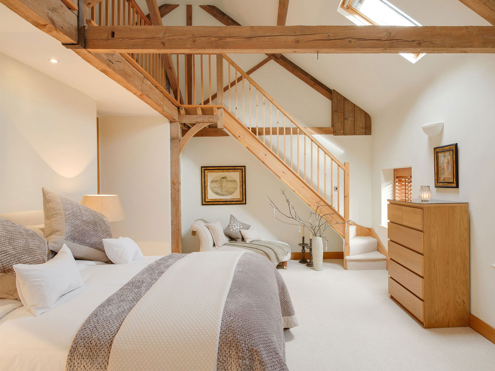 Thiết Kế Nội Thất Phòng Ngủ Có Gác Lửng Đẹp, Tiện Nghi