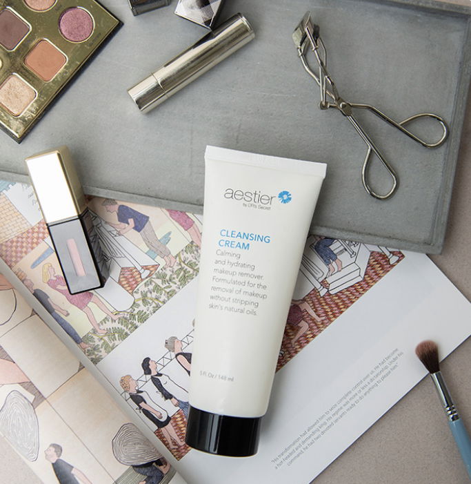 清潔小幫手『卸妝乳』