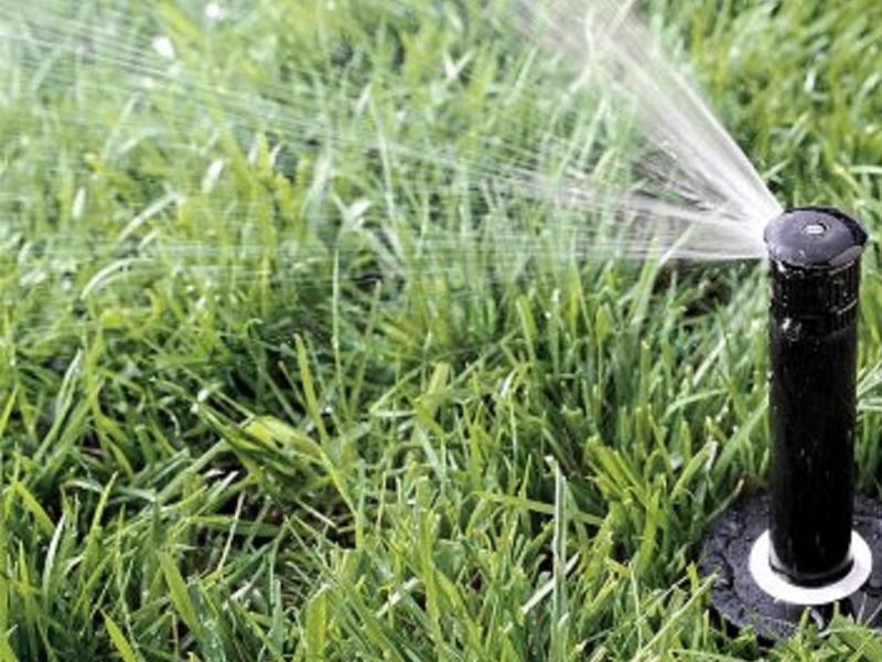 Các loại béc tưới cỏ cho sân vườn